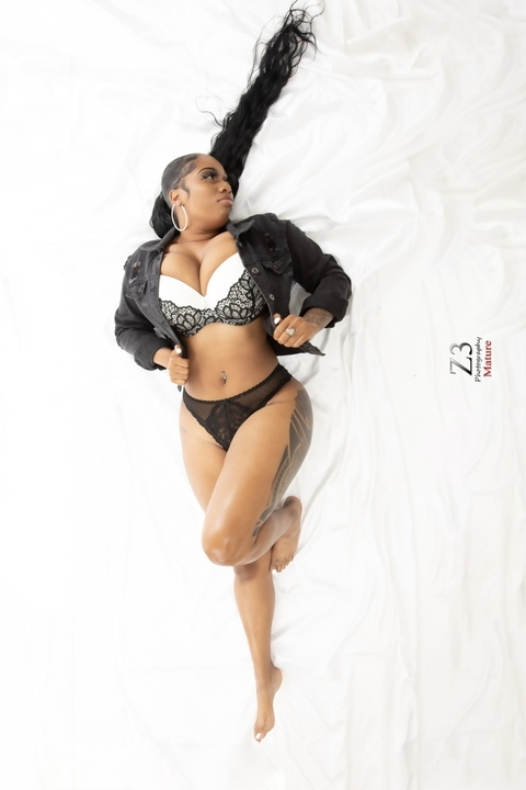 OnlyFansのヘッダー画像 prettyshonda12