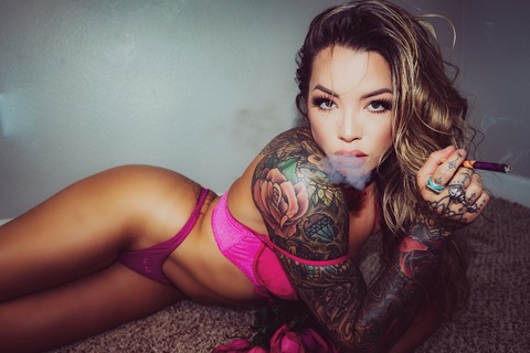 Foto de cabeçalho do OnlyFans queenracine