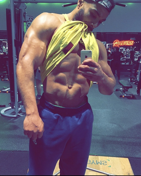 오직 팬들만 볼 수 있는 ralphmassage의 헤더 사진