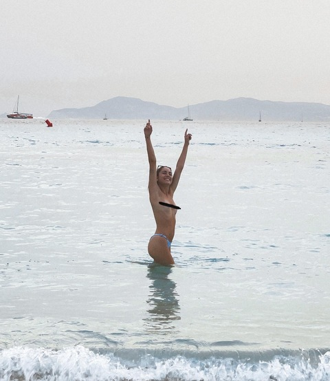 OnlyFansのヘッダー画像 raquel0907