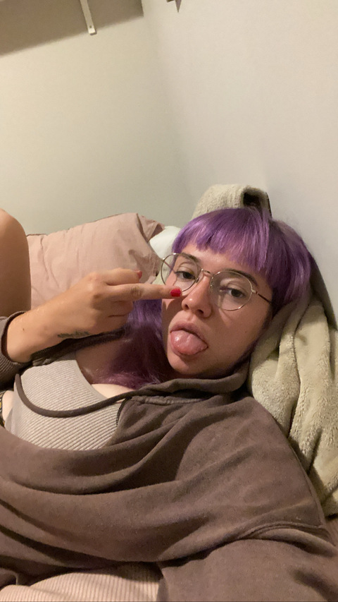 오직 팬들만 볼 수 있는 realoliviaraine의 헤더 사진