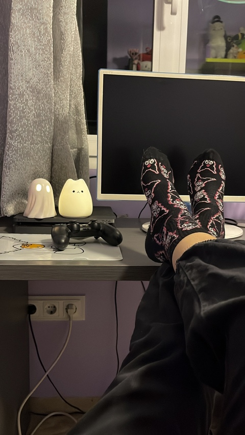 오직 팬들만 볼 수 있는 redmidna의 헤더 사진