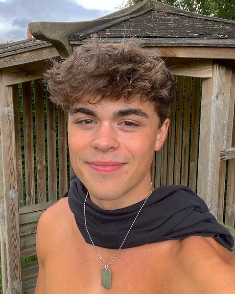 OnlyFansのヘッダー画像 rhettg