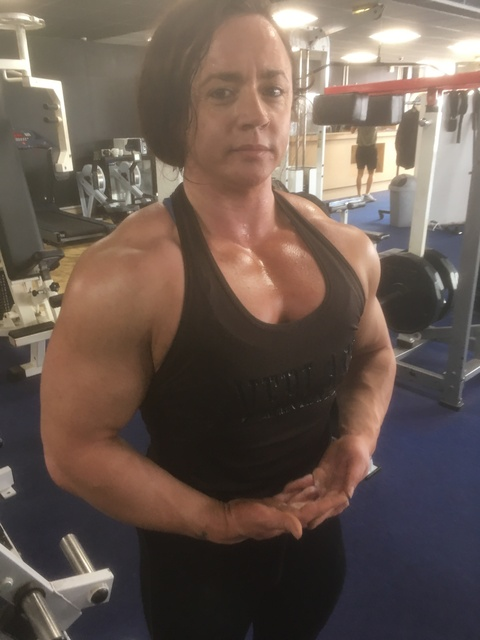 Картинка шапки OnlyFans roxysummner