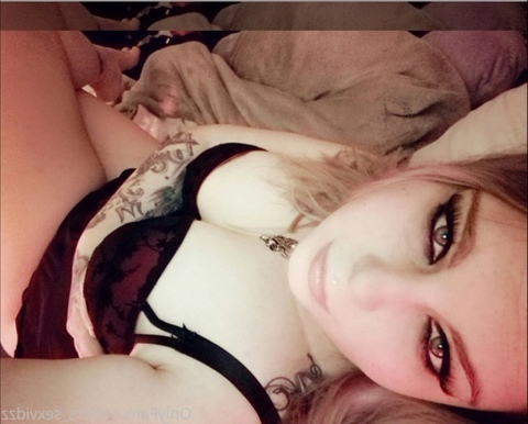 오직 팬들만 볼 수 있는 rs_sexvidzz의 헤더 사진