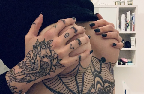 Картинка шапки OnlyFans sallydinosaur