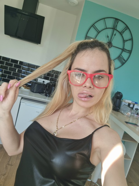 Image d'en-tête OnlyFans sexxybarbiexxx