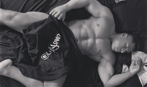 OnlyFansのヘッダー画像 sexylatinlover