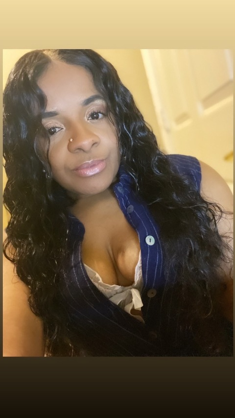 Снимка на заглавието на OnlyFans shortywithabody