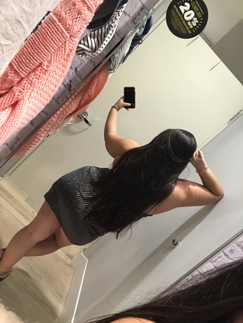 Obraz w nagłówku OnlyFans smallsouthasia1