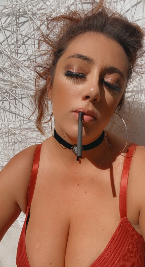 Obraz w nagłówku OnlyFans smoking_hot_lizzie