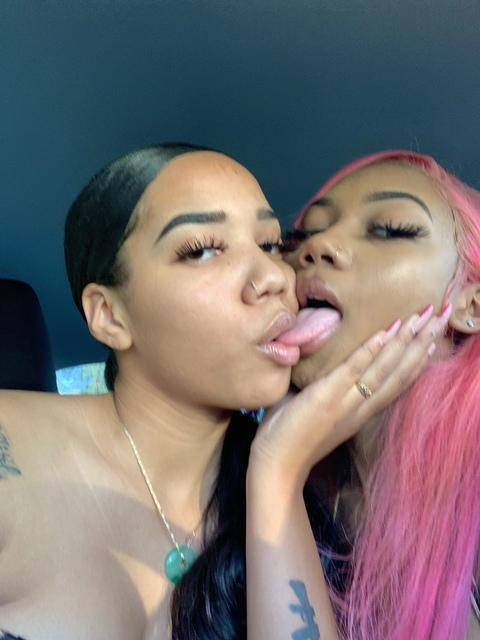 OnlyFans header picture swayynjayyy