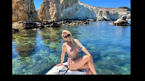 OnlyFansのヘッダー画像 swinging_mom_amie