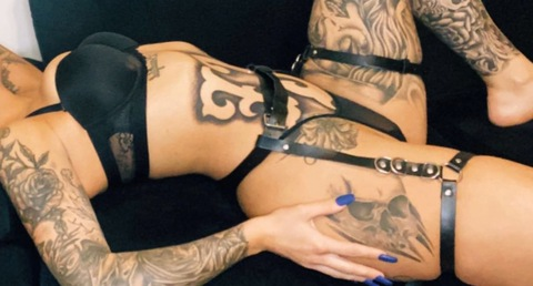 오직 팬들만 볼 수 있는 syddement의 헤더 사진