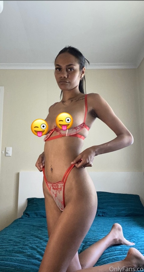 OnlyFansのヘッダー画像 tahlia99