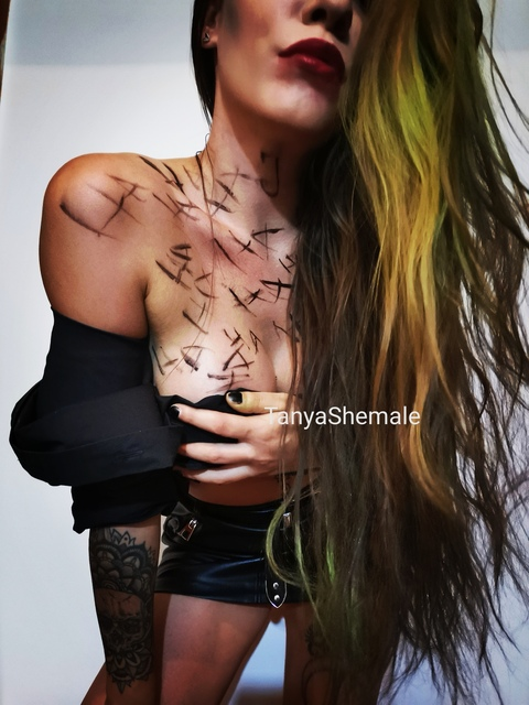 OnlyFans header picture tanyadomm