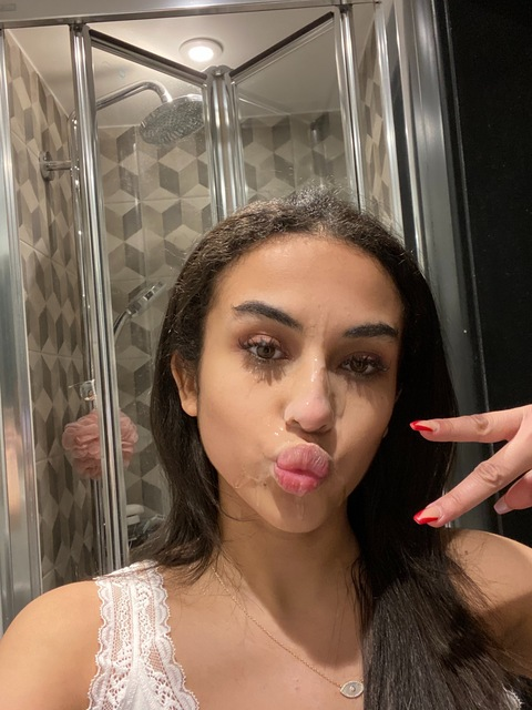 OnlyFansのヘッダー画像 tashalustn