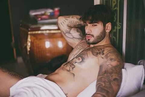 Картинка шапки OnlyFans thauanteixeira