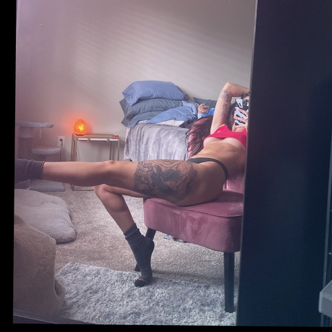 오직 팬들만 볼 수 있는 thehaileyelaine의 헤더 사진