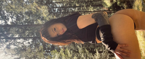 오직 팬들만 볼 수 있는 thisismolo의 헤더 사진