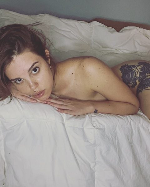 오직 팬들만 볼 수 있는 thississme의 헤더 사진