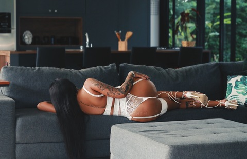 Картинка шапки OnlyFans tscarlaamaral