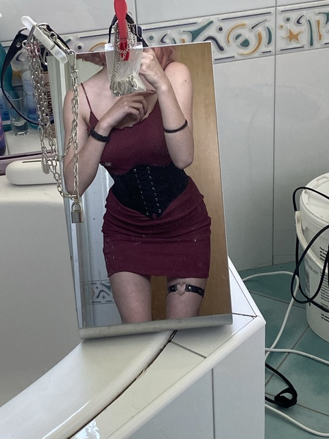 OnlyFansのヘッダー画像 tulekas