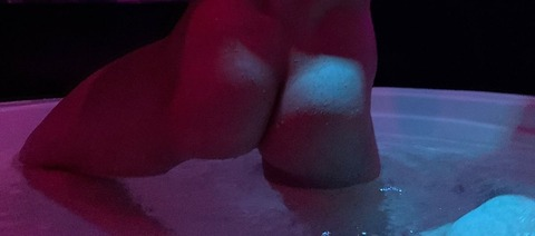 OnlyFans header picture ululante