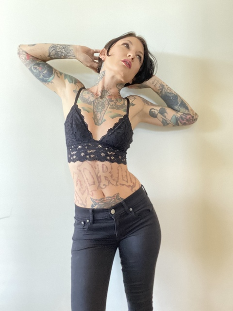 OnlyFansのヘッダー画像 underwearwolf