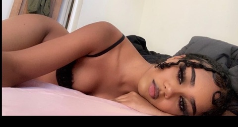 Obraz w nagłówku OnlyFans uzidreamgirl