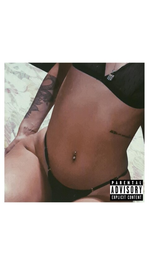 Снимка на заглавието на OnlyFans val_a