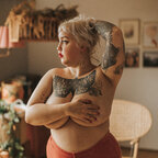 OnlyFansのプロフィール画像 velveteeni