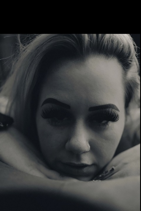 오직 팬들만 볼 수 있는 whitecocoa18의 헤더 사진