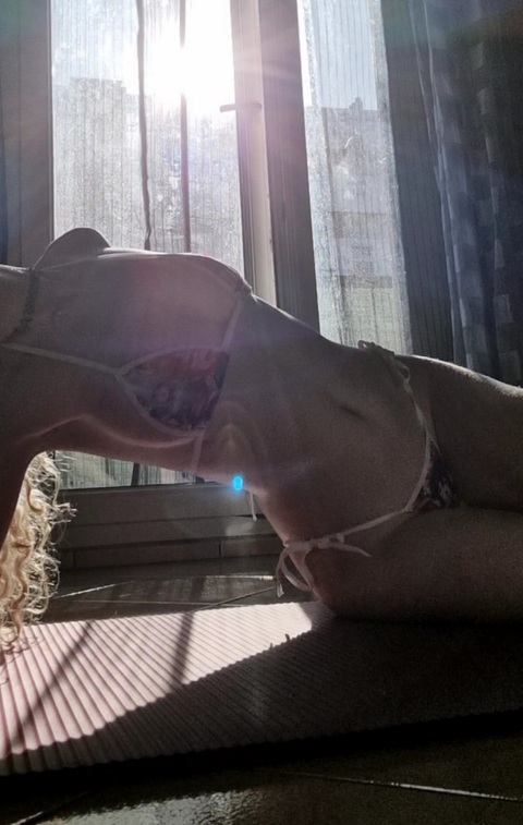 Картинка шапки OnlyFans willokhlass