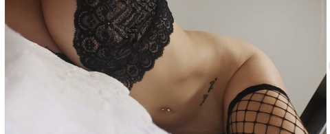 OnlyFansのヘッダー画像 wnella