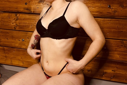 OnlyFans header picture xarimaex