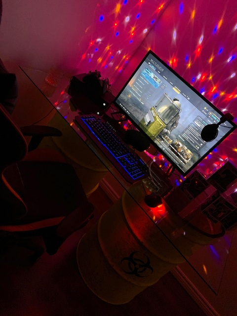 OnlyFansのヘッダー画像 xxnoumexx