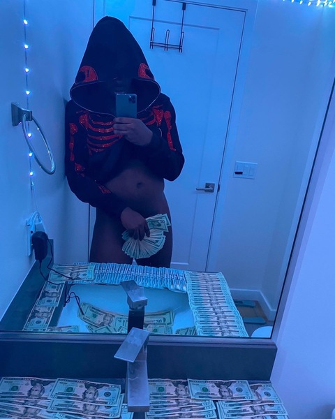 Image d'en-tête OnlyFans xxxchinotv